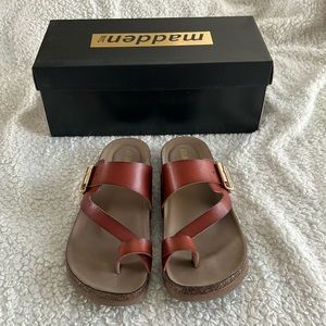 Cognac colored Sandels w/gold buckle